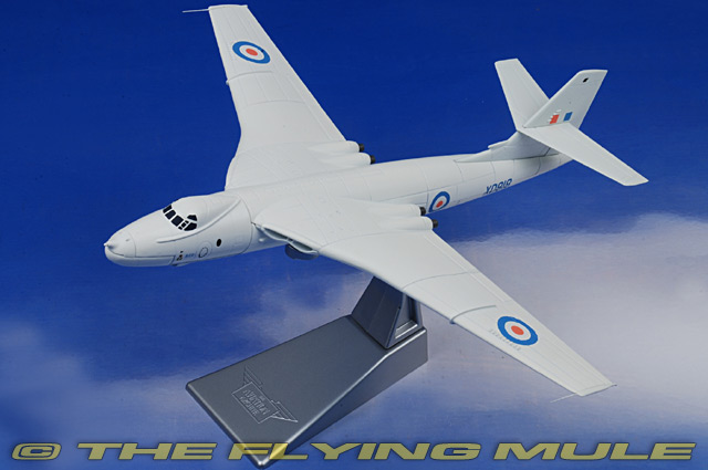 Corgi AA39401 - Valiant Diecast Model, RAF No.49 Sqn, XD818
