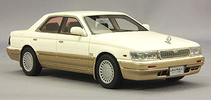 日産 ローレル メダリスト 1989年 ホワイトパールツートン (ミニカー
