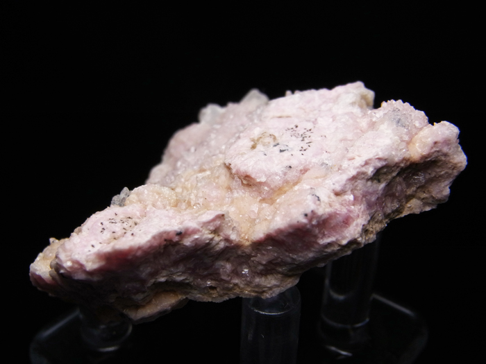 北海道稲倉石鉱山産 菱マンガン鉱＆水晶 (Rhodochrosite & Quartz