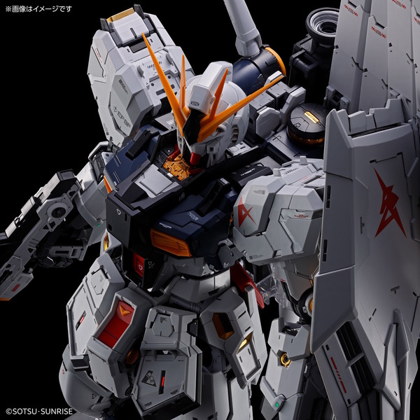究極のガンプラ「PG UNLEASHED 1/60 νガンダム/LEDユニット」セットが