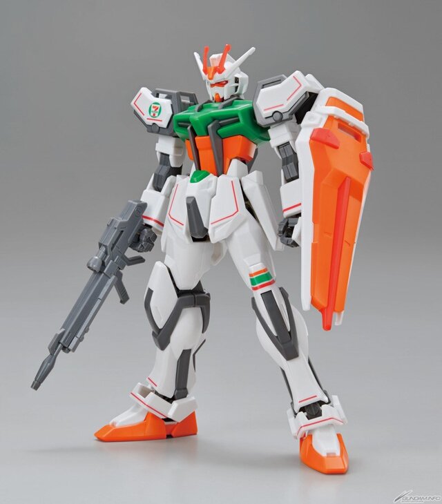 ガンプラ』セブン-イレブン限定カラーの「νガンダム」「ストライク