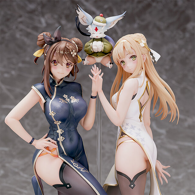 スリットから覗く太ももにくぎ付け！「ライザ＆クラウディア」チャイナ