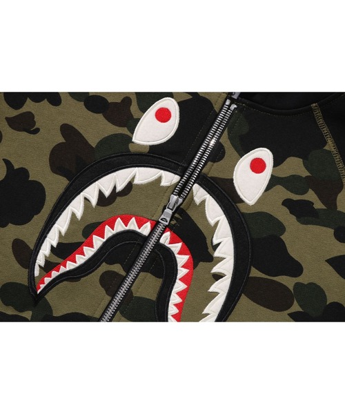 A BATHING APE（アベイシングエイプ） パーカー 1ST CAMO SHARK PATCH