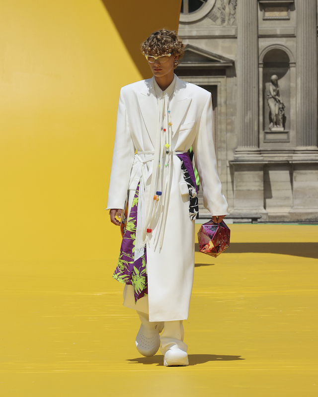 LOUIS VUITTON、2023年春夏メンズコレクション おもちゃの要素で子供
