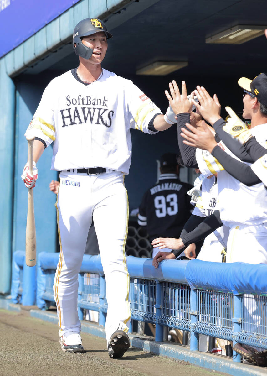 川瀬晃が先制打！ 福岡ソフトバンクが35イニングぶりに得点｜パ