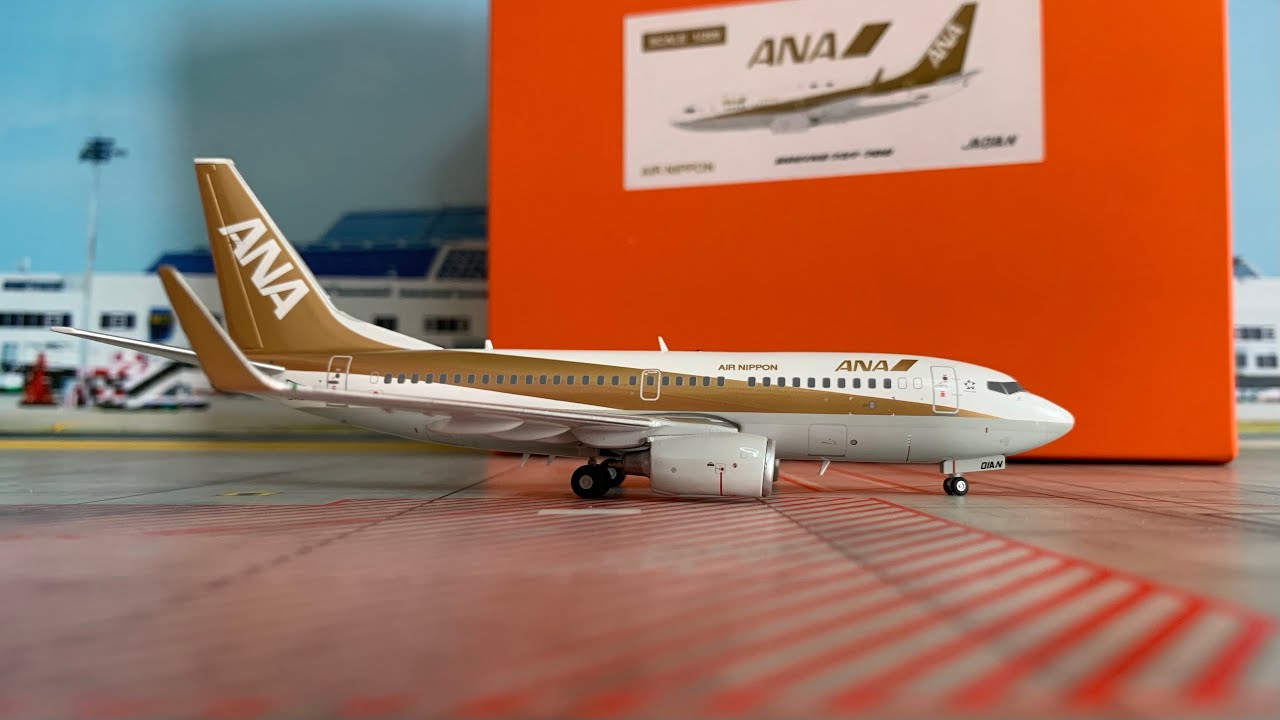 模型開箱】JC wings All Nippon Airways B737-700 “Gold Jet” JA01AN 1