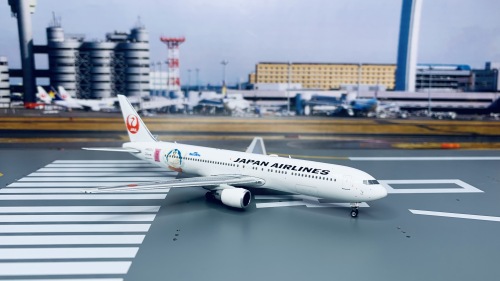 PH04129 Japan Airlines 日本航空Boeing 767-300ER JA622J Phoenix 1
