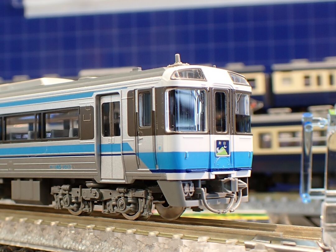 TOMIX キハ185系特急ディーゼルカー（剣山色）セット 品番：98125