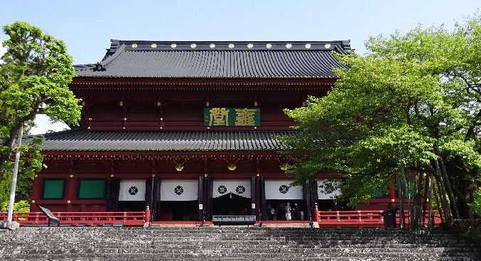 日光山 総本堂 三仏堂（さんぶつどう）【重要文化財 世界遺産】」朝の