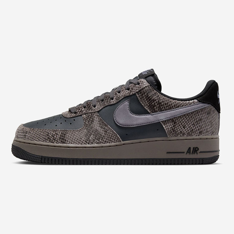 NIKE（ナイキ） スニーカー AIR FORCE 1 07 LV8 エア フォース ワン
