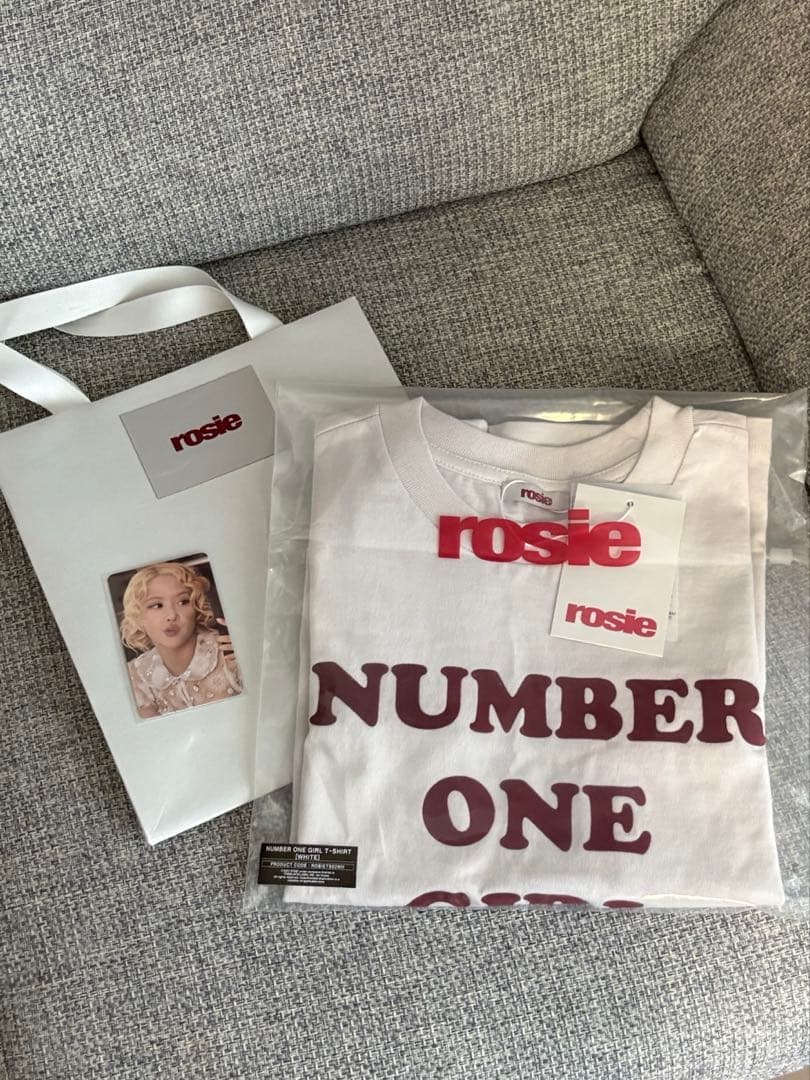 【1月末までの出品】NUMBERONEGIRL TシャツBLACKPINK ロゼ rosie NUMBER ONE GIRL Tシャツ ロゼ BLACKPINK - メルカリ