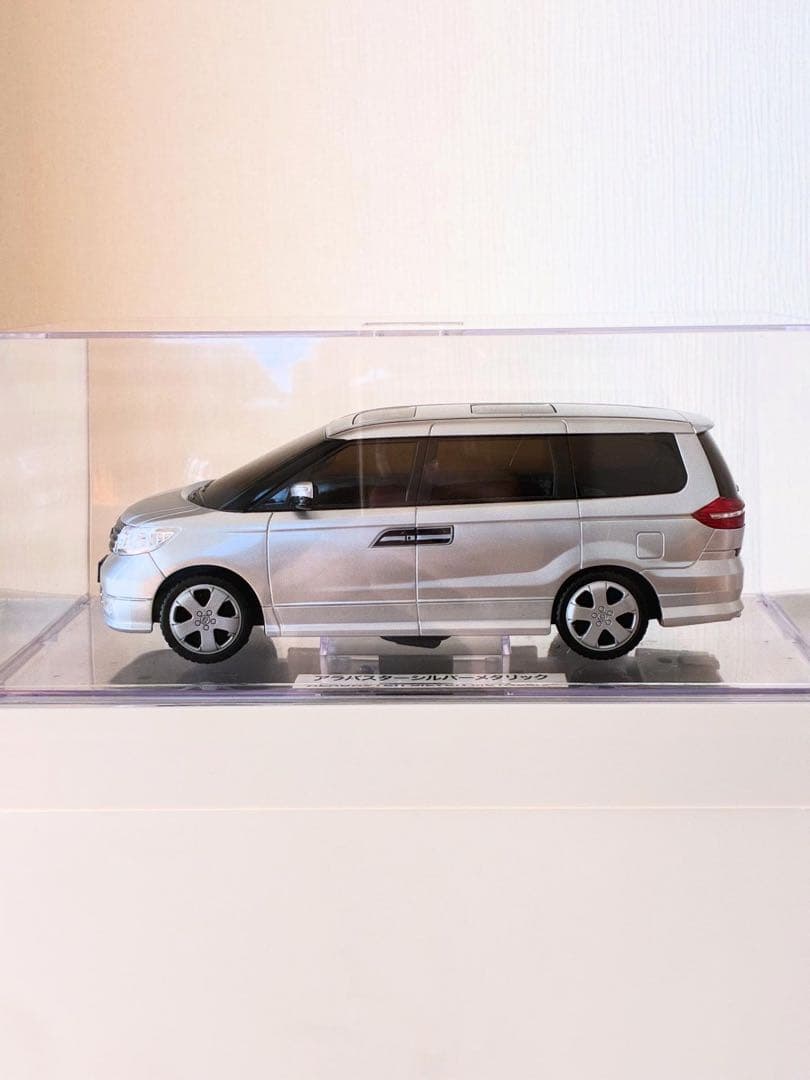 HONDA ホンダ　エリシオンプレステージ　 シルバー カラーサンプル