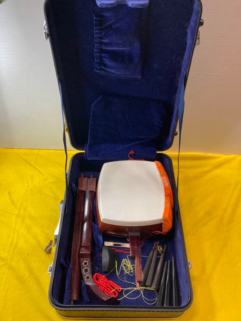 B0101）三味線 和楽器 高級三味線 桜柄金具 専用ケース付き 付属品付き B0101）三味線 和楽器 高級三味線 桜柄金具 専用ケース付き 付属品付き