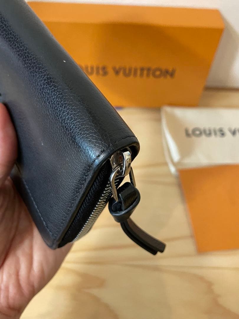 0201さん専用 LOUIS VUITTON ジッピー ロックミー ルイヴィトン - メルカリ